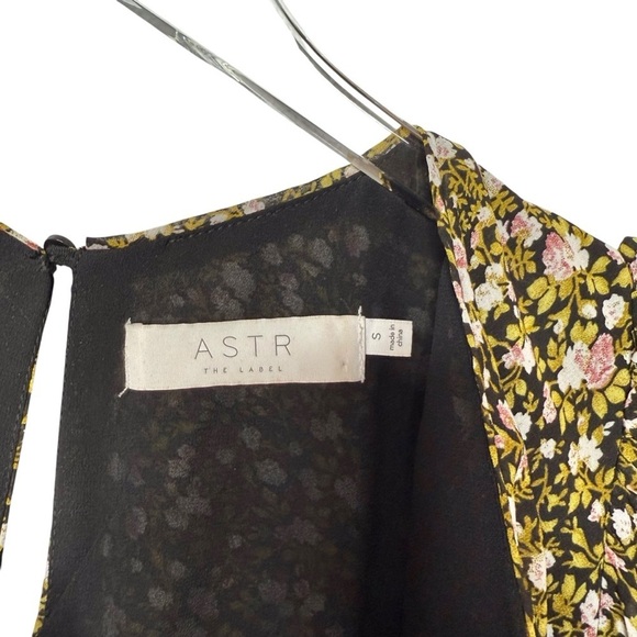 ASTR The Label Green Ruched Micro Floral V Neckline Women’s Mini Dress Sz M - Picture 5 of 12